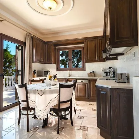Iro Royal By Posarellivillas Villa *