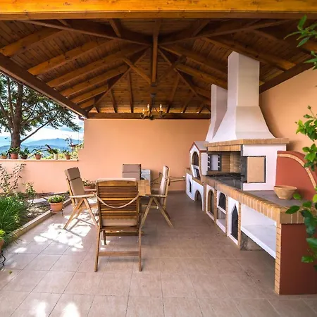 Iro Royal By Posarellivillas * Dempla