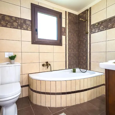 Iro Royal By Posarellivillas Dempla