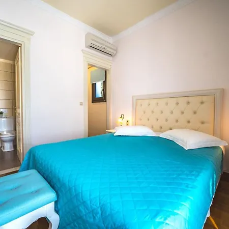 Iro Royal By Posarellivillas Villa *