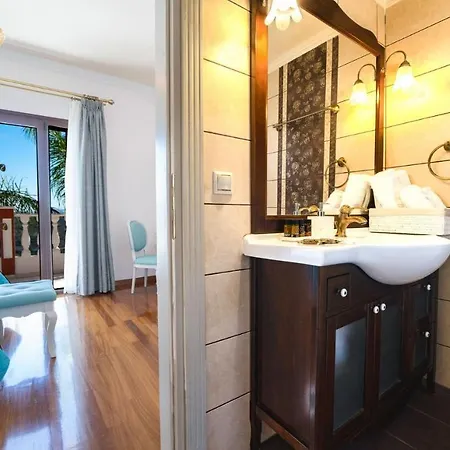 Villa Iro Royal By Posarellivillas Dempla
